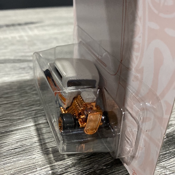 Hot Wheels | 52nd Anniversary #2/6: ‘32 Ford - 1:64 Scale Die Cast - Picture 7 of 10